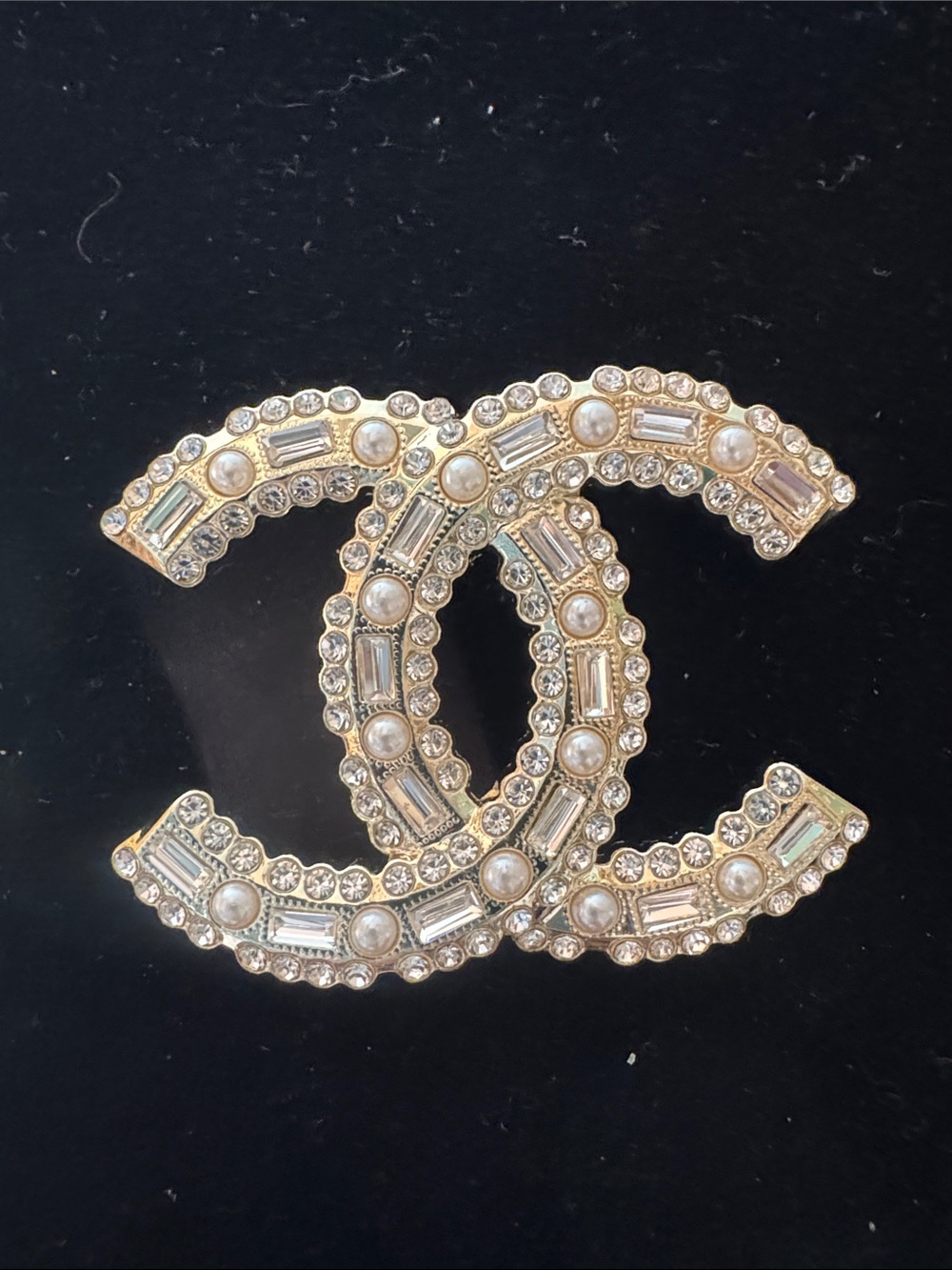 Brooch pin  Gold-Tone Crystal & Pearl Brooch